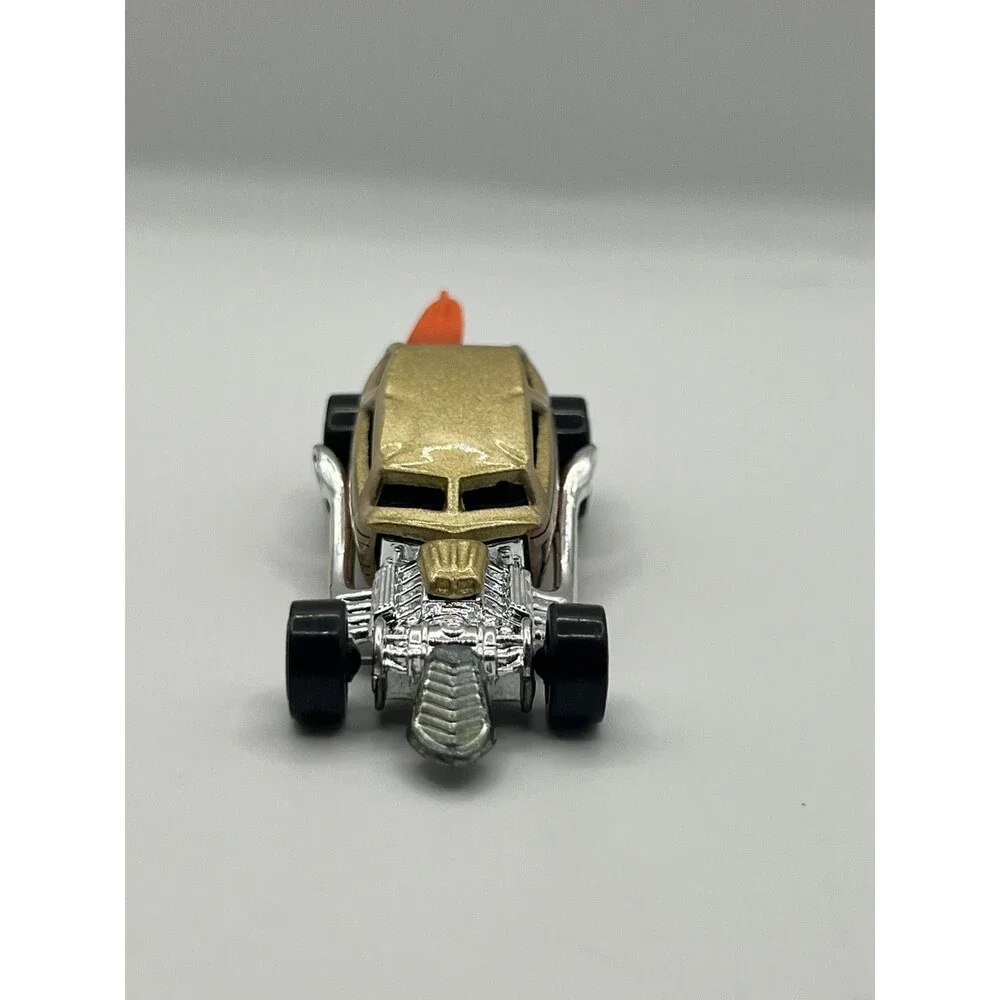 Hot Wheels 1999 First Editions  Vintage Gold Surf Crate & Surfboard Toy Car MINT